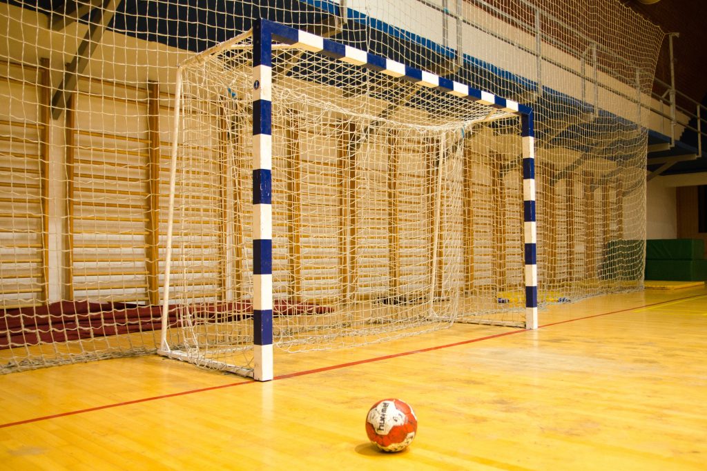 Terrain de foot et hand-ball